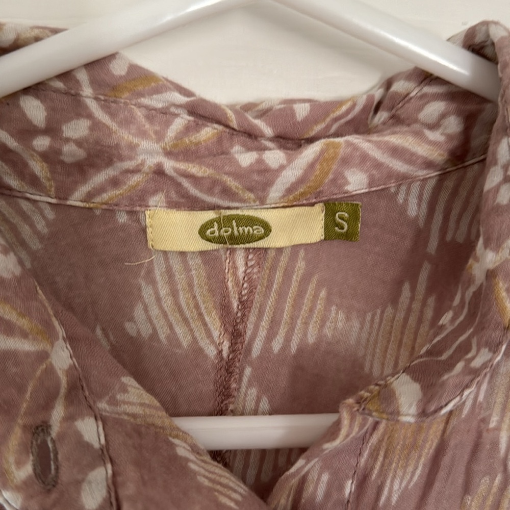 Patterned Button-Up Blouse - Picture 3 of 3
